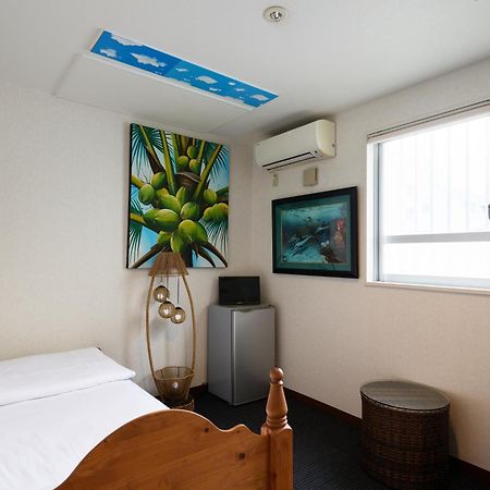 Guest House Grand Naha Buitenkant foto