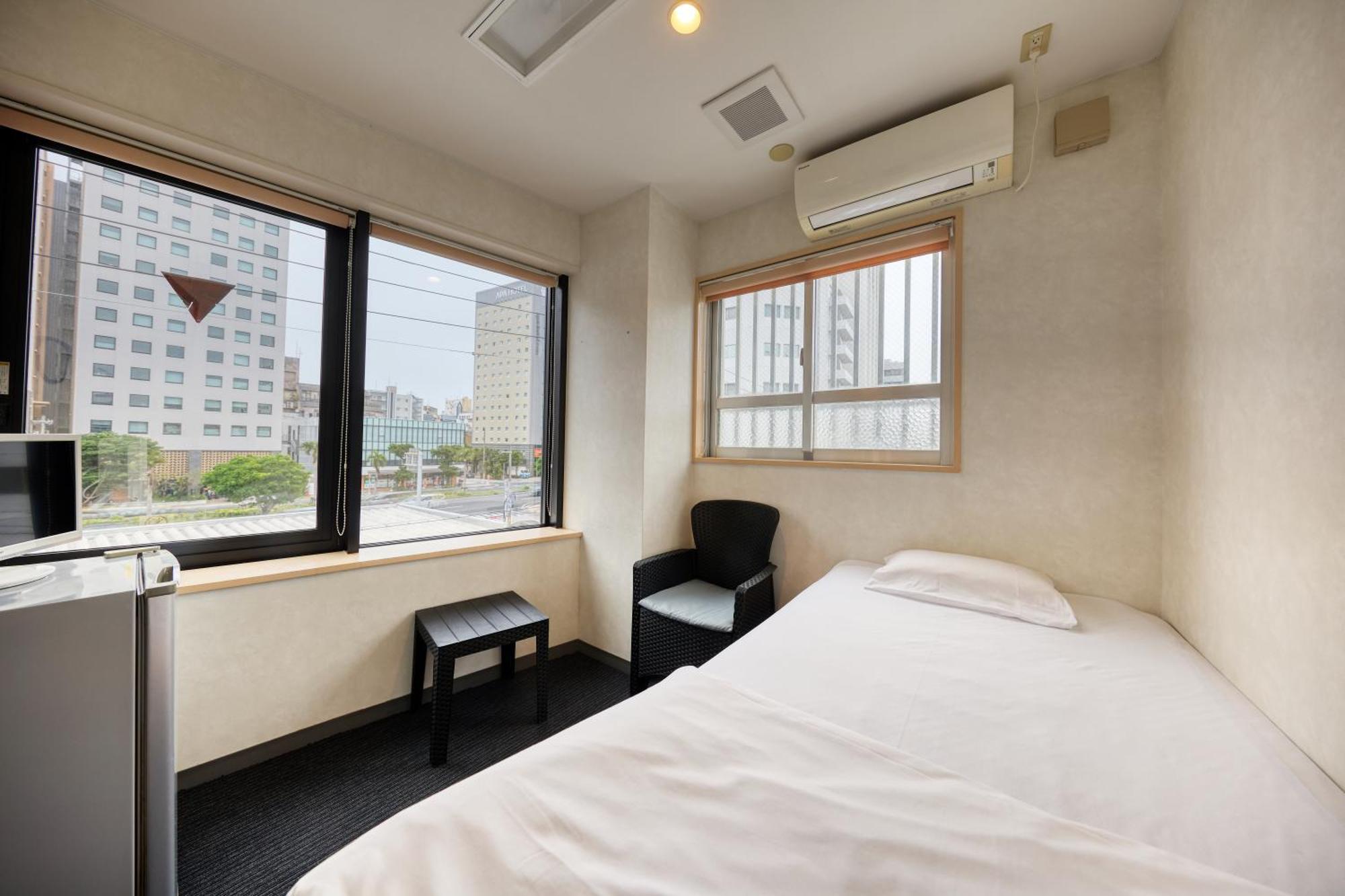 Guest House Grand Naha Buitenkant foto